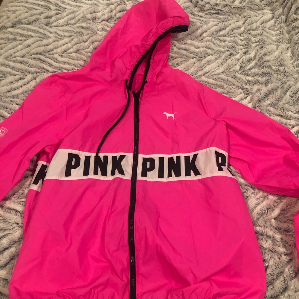 VS Pink Raincoat!💕